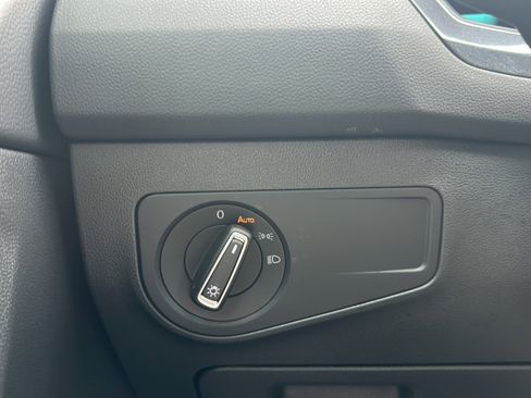 Used 2023 Volkswagen Tiguan SE R-Line image 37