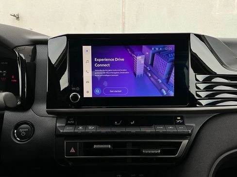 Used 2025 Toyota Camry LE image 25