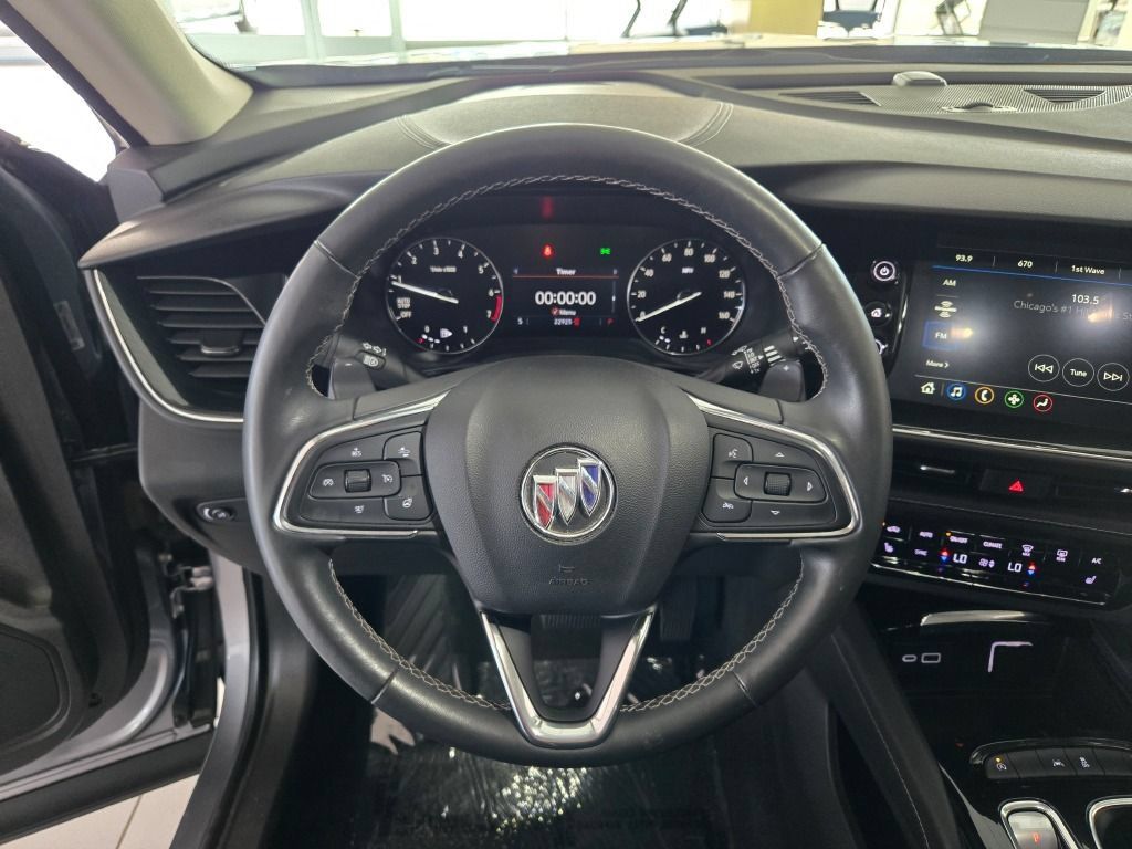 Certified 2022 Buick Envision Preferred FWD image 33