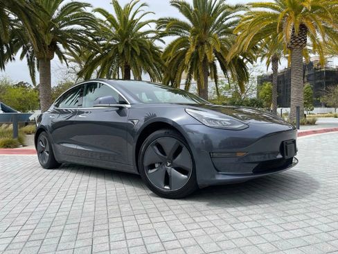 Used 2019 Tesla Model 3 Standard Range Plus RWD image 2