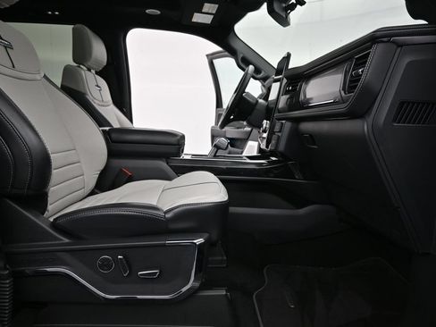 Used 2024 Ford F150 Lightning Platinum AWD/4WD image 18
