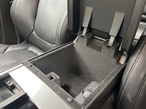 Used 2015 Jaguar XF Sport image 25