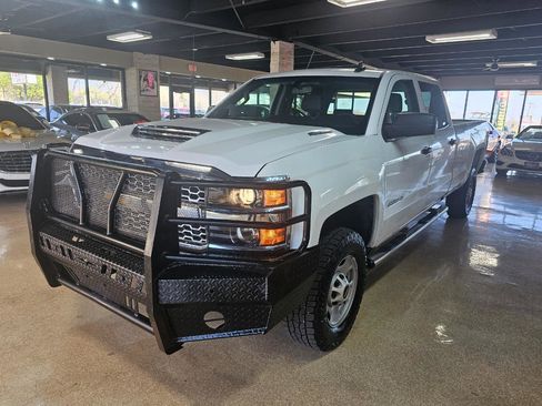Used 2019 Chevrolet Silverado 2500 W/T w/ WT Convenience Package image 3