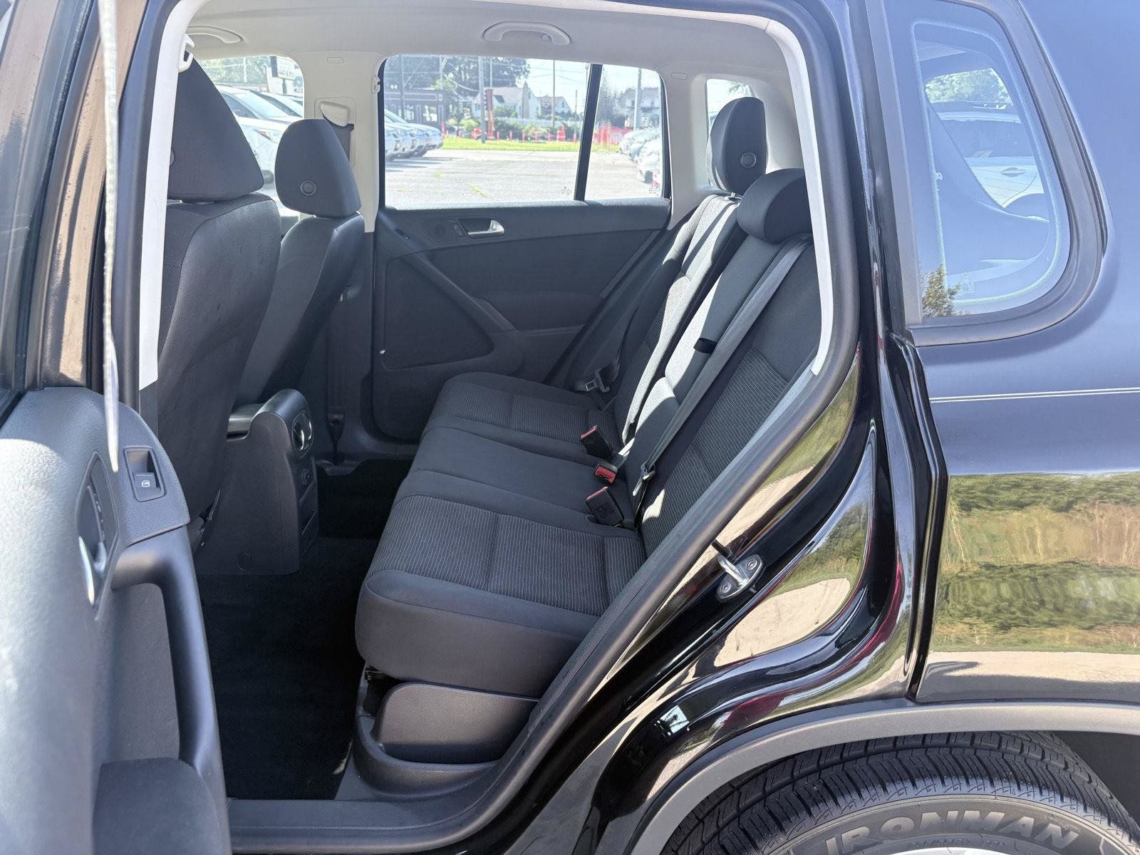 Used 2017 Volkswagen Tiguan S FWD image 12