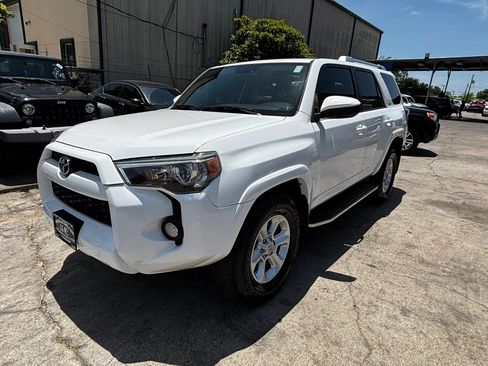 Used 2018 Toyota 4Runner SR5 RWD image 3