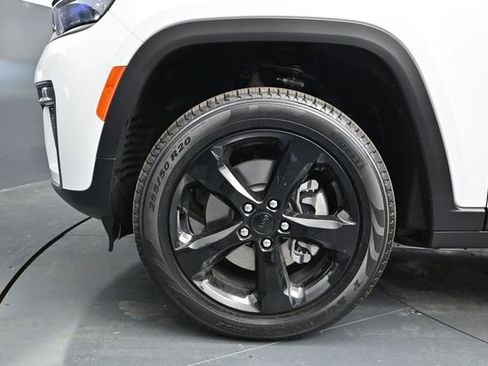 New 2026 Jeep Grand Cherokee L Limited AWD/4WD image 17