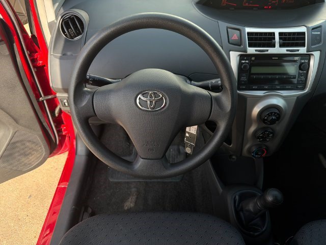 Used 2011 Toyota Yaris 2-Door Hatchback w/ Convenience Pkg FWD image 13