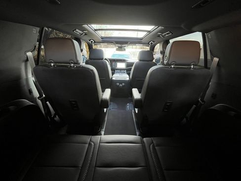 Used 2024 GMC Yukon XL Denali image 54