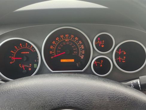 Used 2011 Toyota Tundra 4x4 CrewMax image 14