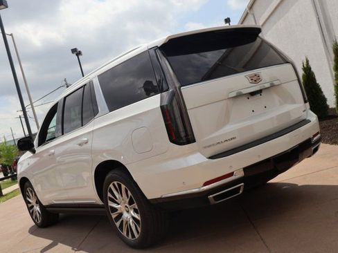 Certified 2025 Cadillac Escalade Premium Luxury Platinum image 4