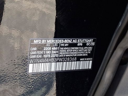 Used 2023 Mercedes-Benz GLB 250 4MATIC image 28