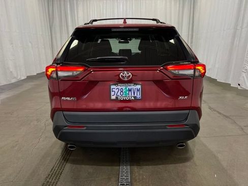 Used 2023 Toyota RAV4 XLE Premium FWD image 5
