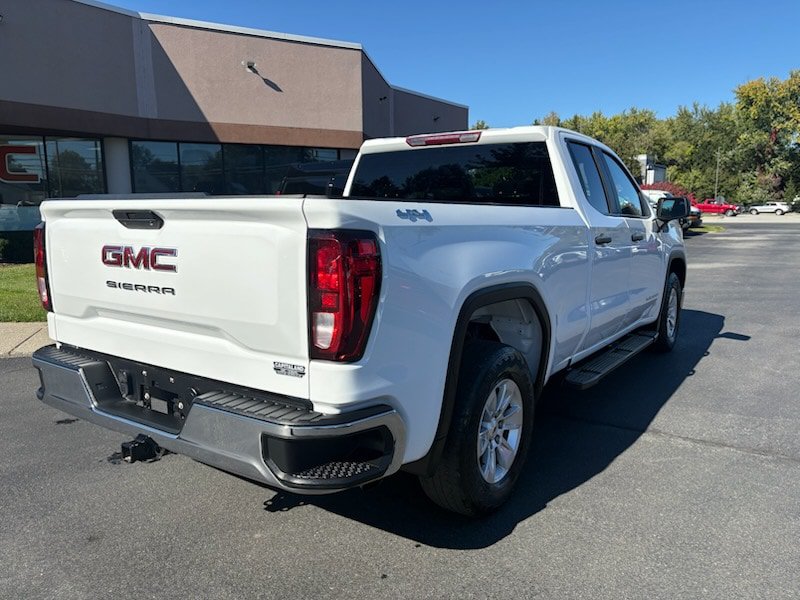 Used 2022 GMC Sierra 1500 Pro w/ Sierra Value Package AWD/4WD image 3