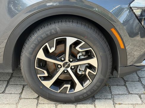 Used 2023 Kia Sportage EX FWD image 9