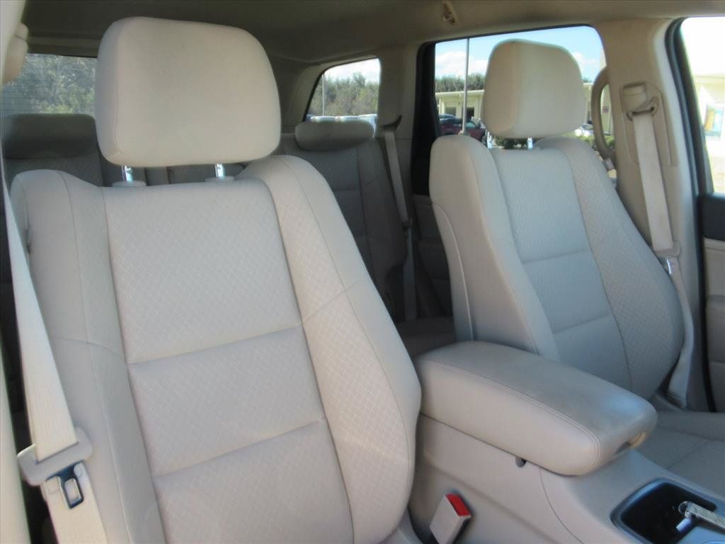 Used 2022 Jeep Grand Cherokee Laredo E AWD/4WD image 9