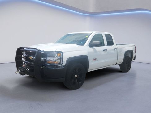 Used 2017 Chevrolet Silverado 1500 W/T AWD/4WD image 7