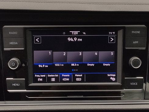 Used 2024 Volkswagen Jetta SE FWD image 25