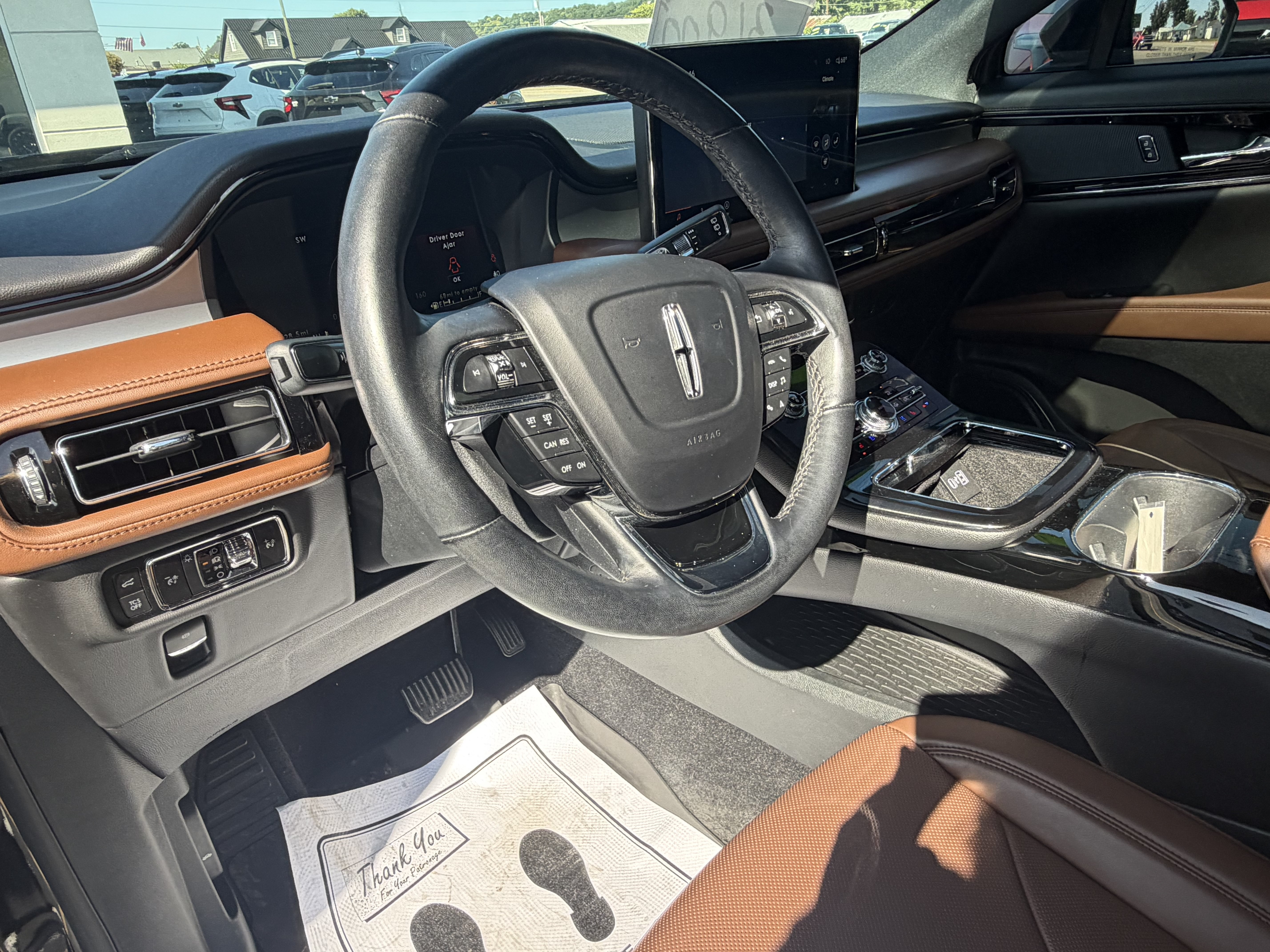 Used 2023 Lincoln Nautilus Reserve w/ Monochromatic Package AWD/4WD image 11