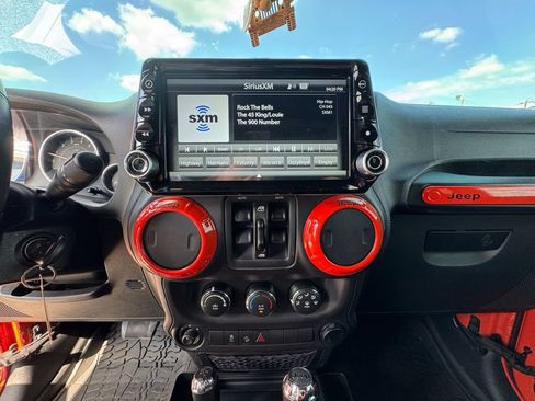 Used 2015 Jeep Wrangler Unlimited Sport w/ Quick Order Package 24S AWD/4WD image 26