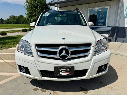 Used 2011 Mercedes-Benz GLK 350 4MATIC image 2