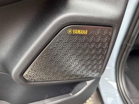 New 2025 Mitsubishi Outlander SEL image 12