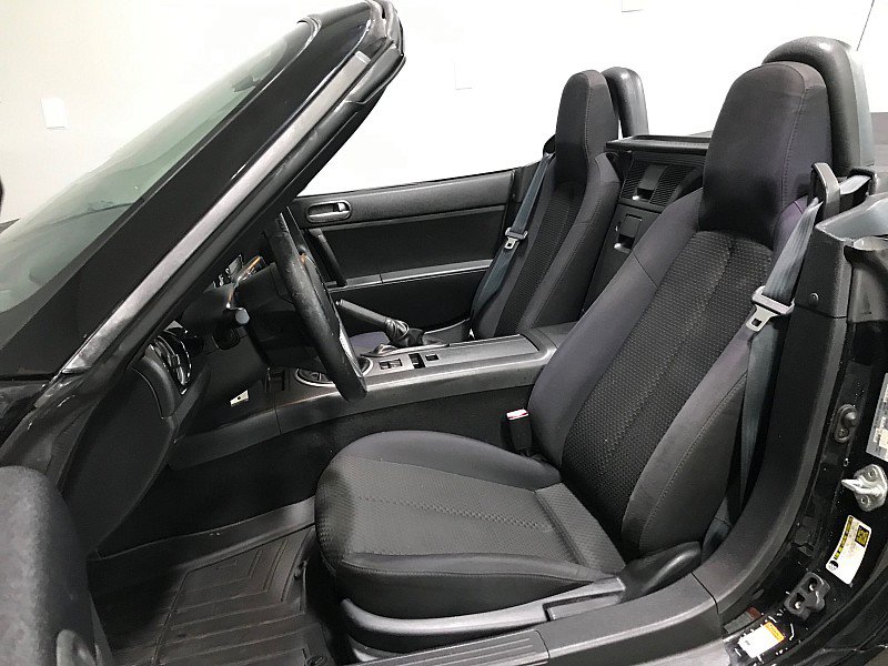 Used 2007 MAZDA MX-5 Miata Sport RWD image 19
