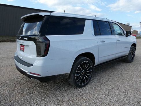 New 2026 Chevrolet Suburban High Country image 4