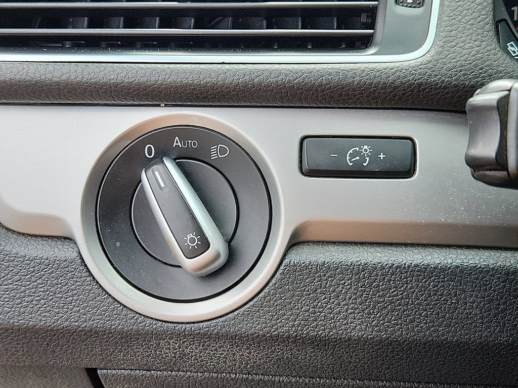 Used 2013 Volkswagen Passat 2.5 S FWD image 23