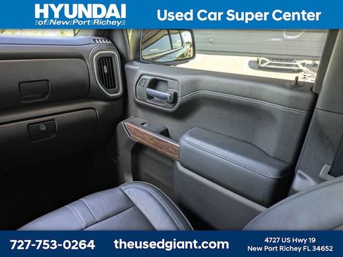 Used 2020 Chevrolet Silverado 1500 High Country w/ Technology Package image 19