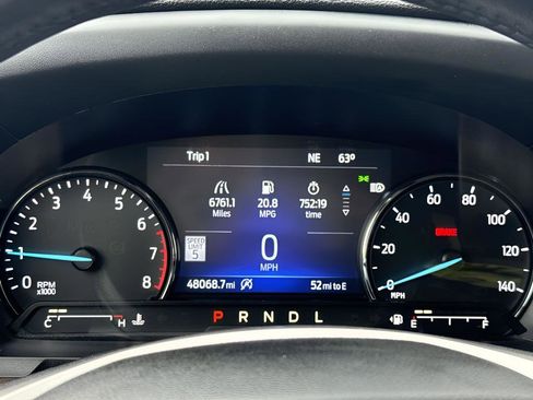 Used 2023 Ford Explorer Limited AWD/4WD image 10