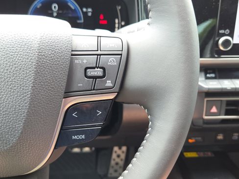 Certified 2025 Toyota Camry SE w/ Convenience Package FWD image 27