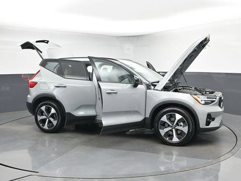 New 2026 Volvo XC40 B5 Plus w/ Protection Package Premier AWD/4WD image 51