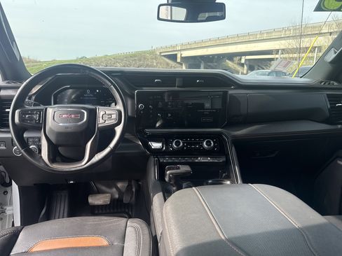 Used 2023 GMC Sierra 1500 AT4 image 15
