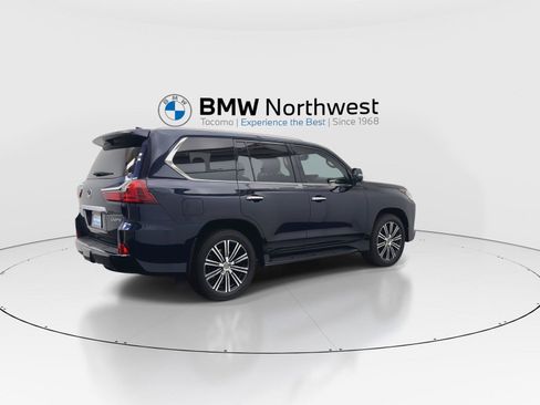 Used 2019 Lexus LX 570 4WD w/ Luxury Package image 3