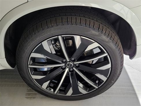 New 2026 Volvo XC90 B6 Ultra w/ Protection Package image 6