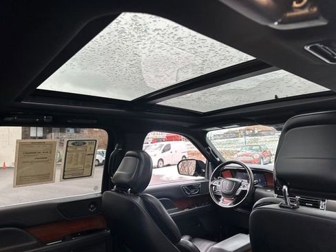 Used 2024 Lincoln Navigator L 4WD image 18