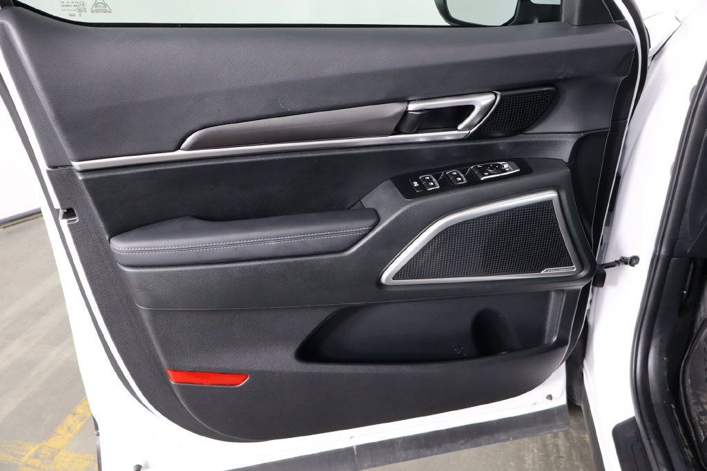 Used 2025 Kia Telluride S FWD image 20