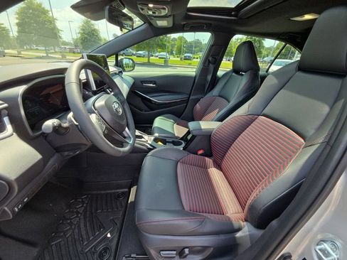 Used 2025 Toyota Corolla XSE FWD image 19