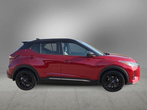 Used 2023 Nissan Kicks SR w/ SR Premium Package FWD image 9