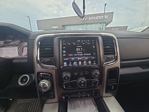 Used 2017 RAM 1500 Laramie w/ Convenience Group AWD/4WD image 11