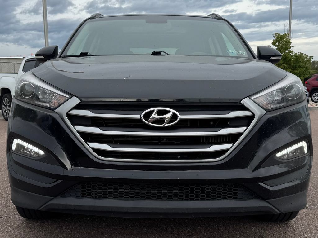 Used 2017 Hyundai Tucson Value AWD/4WD image 2