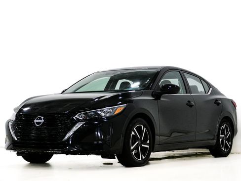 Used 2024 Nissan Sentra SV image 3