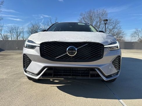 New 2026 Volvo XC60 B5 Plus w/ Climate Package image 2
