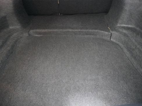 Used 2018 Ford Taurus SE image 22