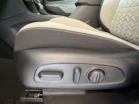 Used 2023 Chevrolet Equinox LS w/ LS Convenience Package FWD image 16