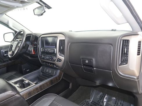 Used 2016 GMC Sierra 2500 Denali w/ Suspension Package, Off-Road AWD/4WD image 39