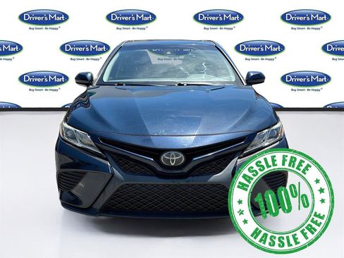 Used 2019 Toyota Camry SE image 2