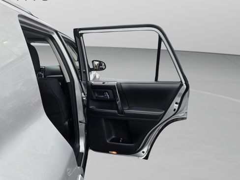 Used 2016 Toyota 4Runner Limited image 22