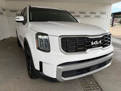 Used 2023 Kia Telluride S w/ S Sunroof Package