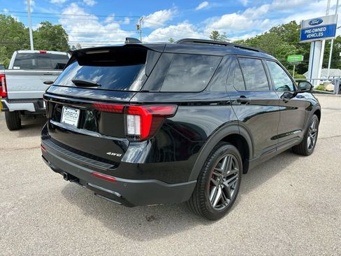 Used 2026 Ford Explorer ST-Line w/ ST-Line Street Pack AWD/4WD image 3